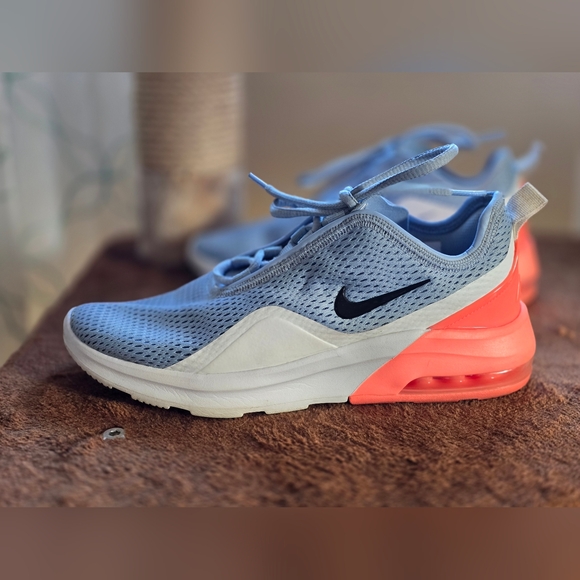 Nike Air Max Motion 2 AluminumLava Running Shoes, 7.5 - Picture 4 of 10